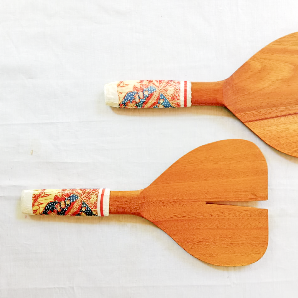 Set Batik Fish Wooden Capiz  Spoon & Fork - 	12 x 24 cm