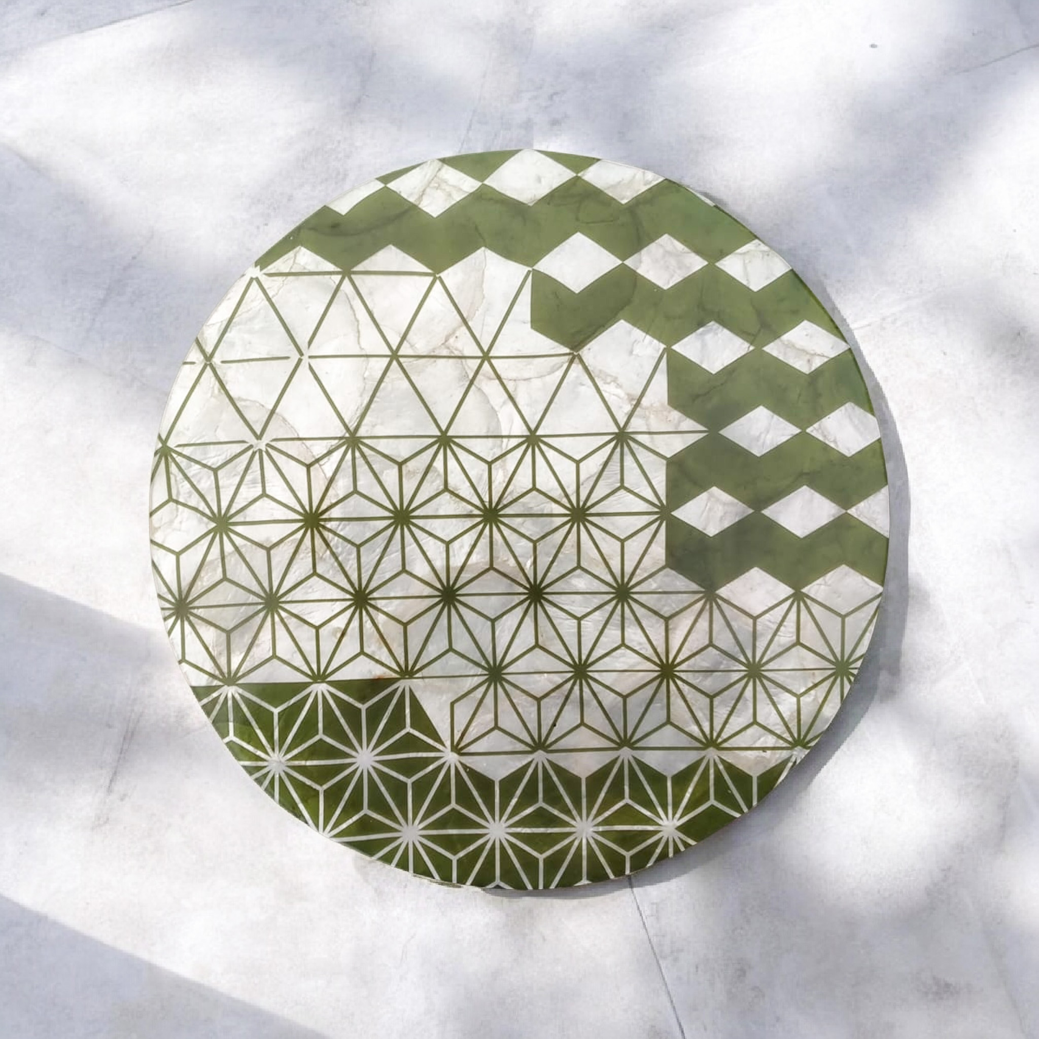 Geometric  Capiz Round Placemat - Dia 30 cm | Dia 35 cm | Dia 38 cm